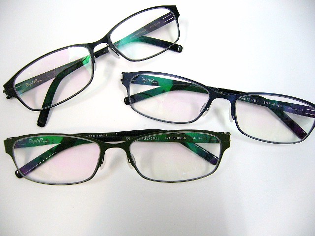 人気品番の新色