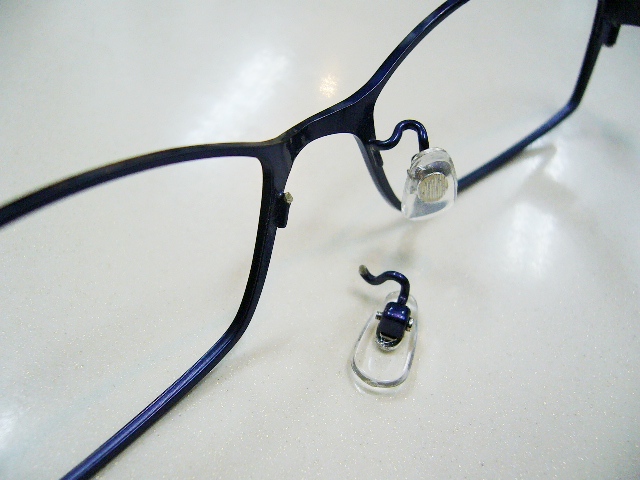 メガネ、治ります