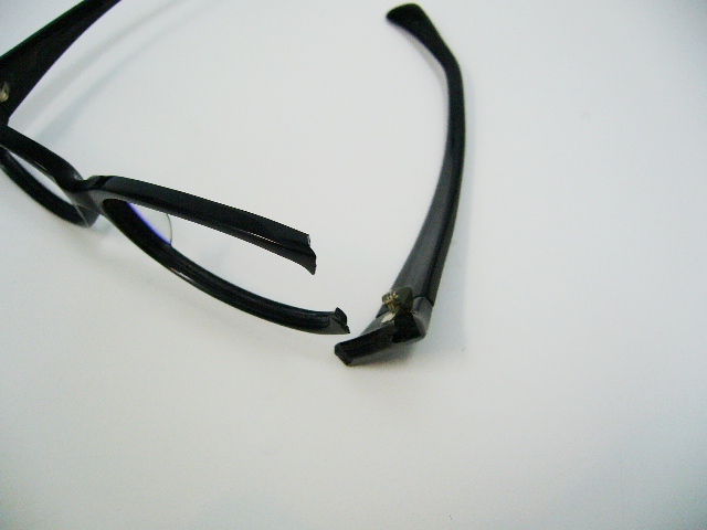 プラスチックフレーム修理