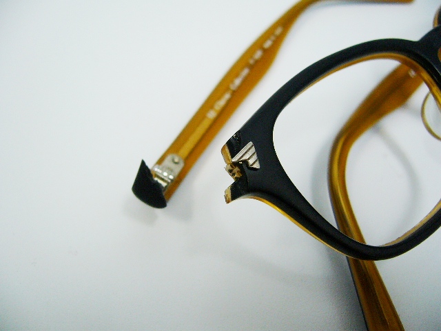 プラスチックフレームの修理事例