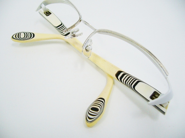 白って目立っちゃうんですよね