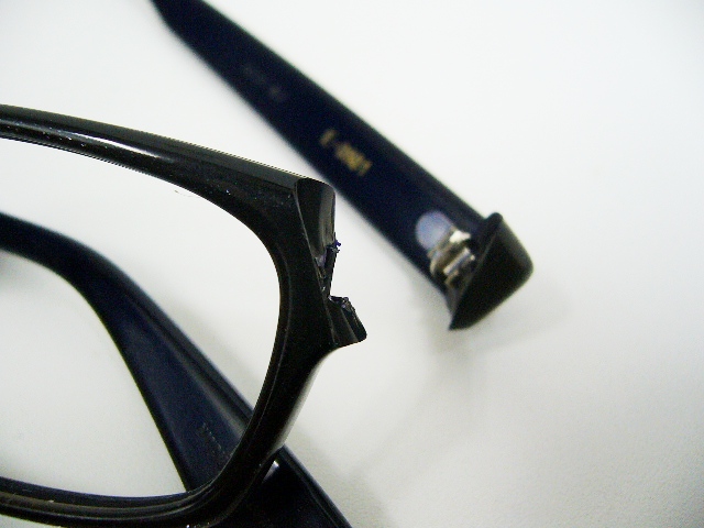 修理をしてでも使いたいと思ってもらえるメガネが究極かな