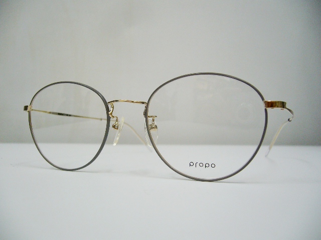 媚び過ぎない女子メガネ。