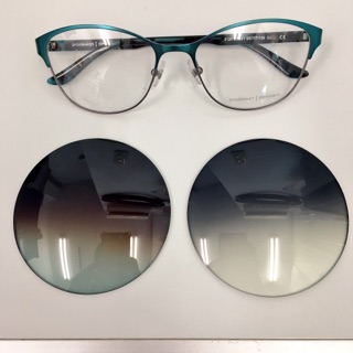 カラーレンズを選択すると…。