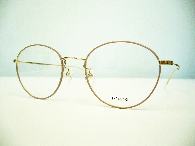 人気過ぎるメガネ『HANA』。