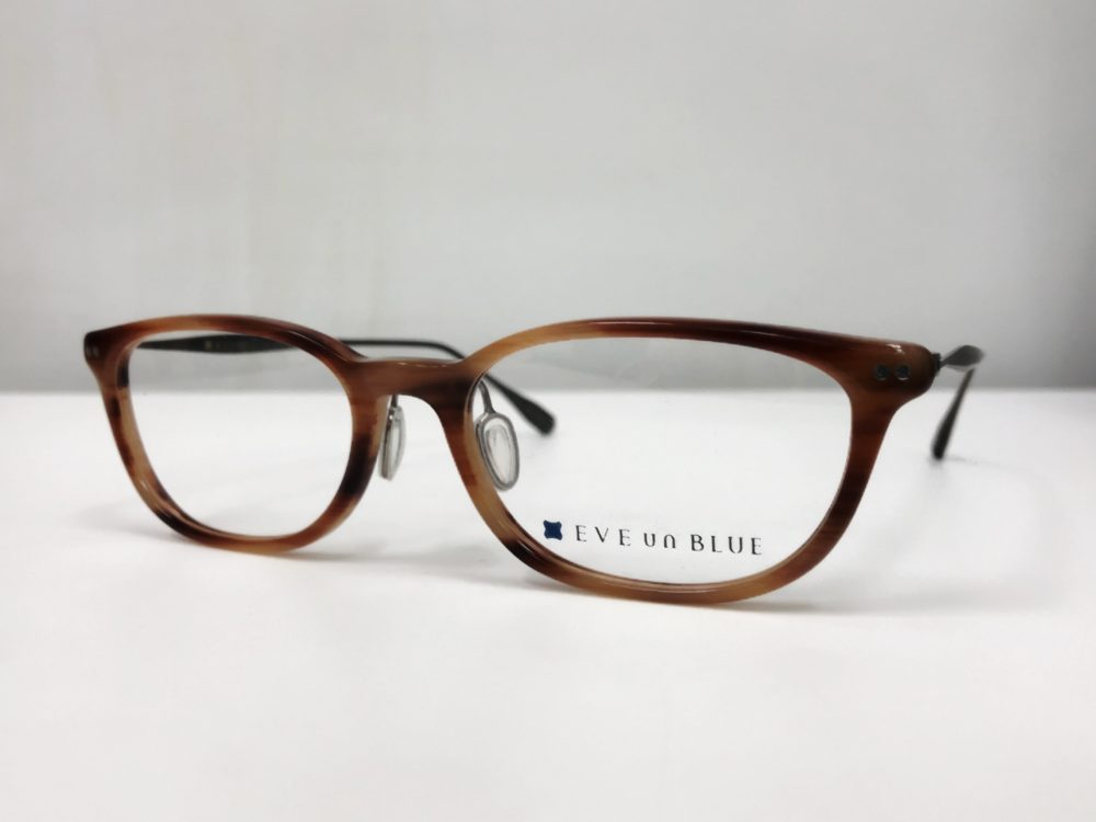 ナチュラルベーシックメガネ。