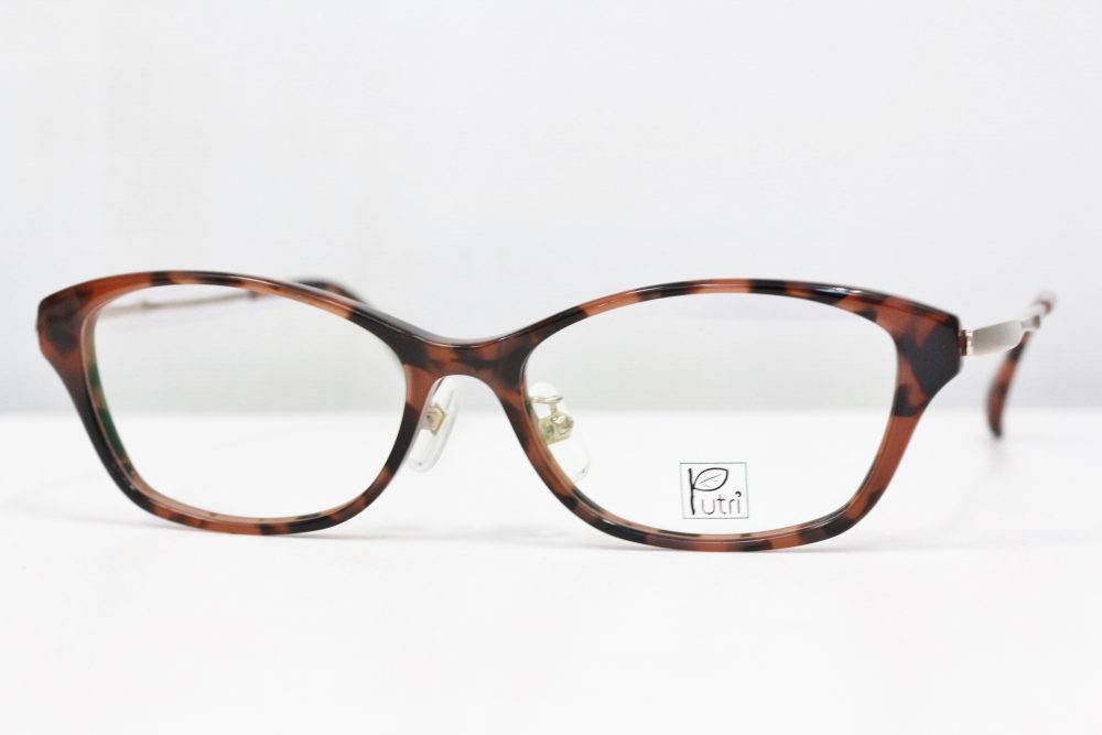 凛とした印象に。