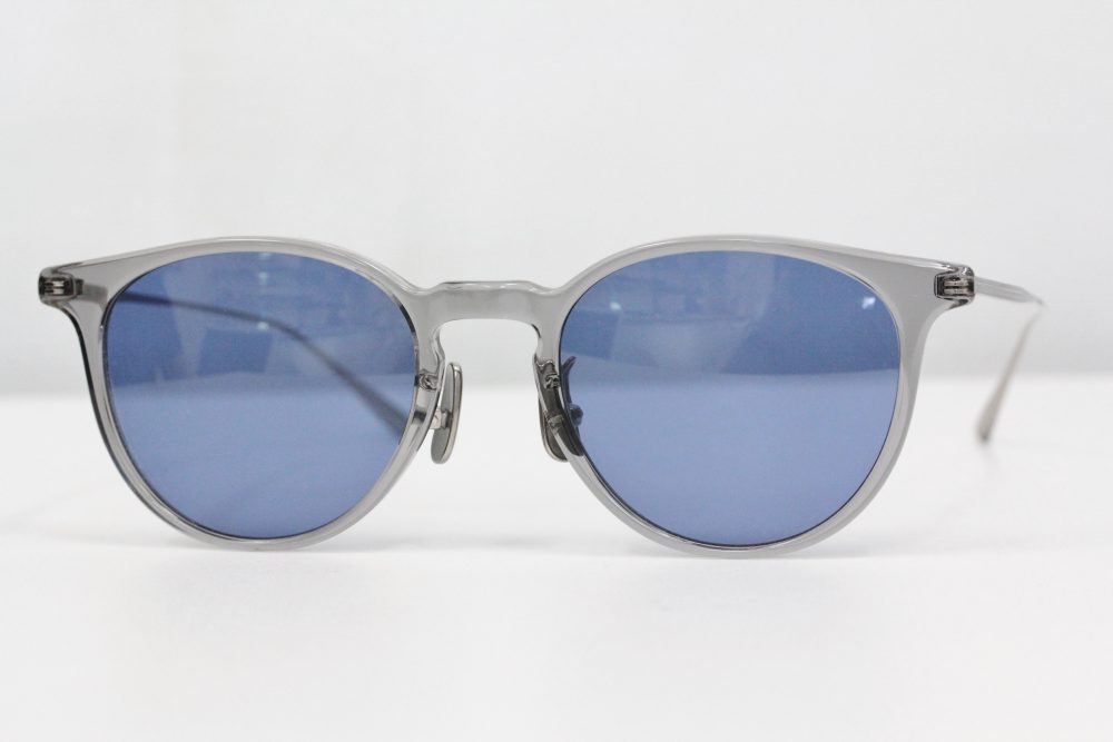 男女ともにオススメするサングラス。