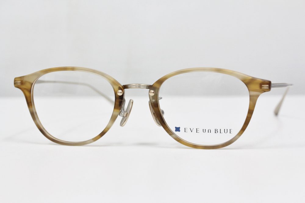 スッキリ無駄のないウェイントンフレーム。