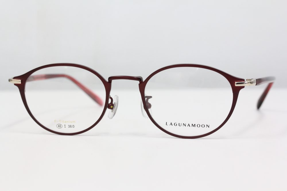 女性の目元を美しく。