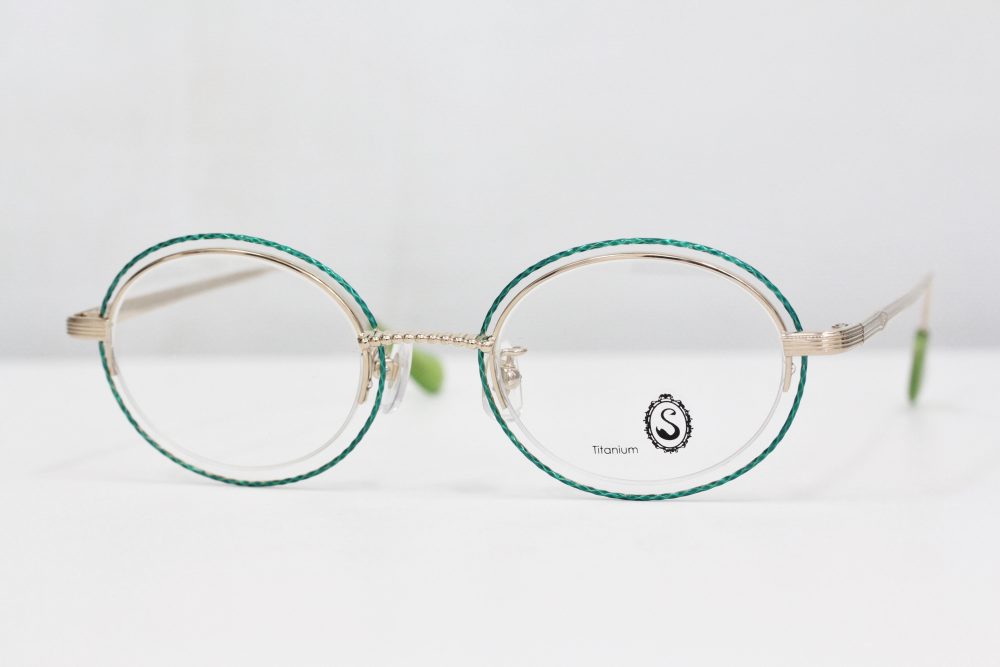 二重リムのフレーム。