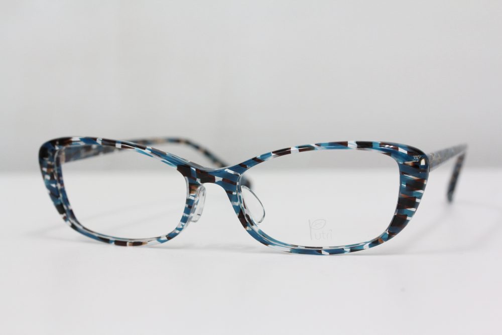 カラーで見(魅)せるのも楽しい。