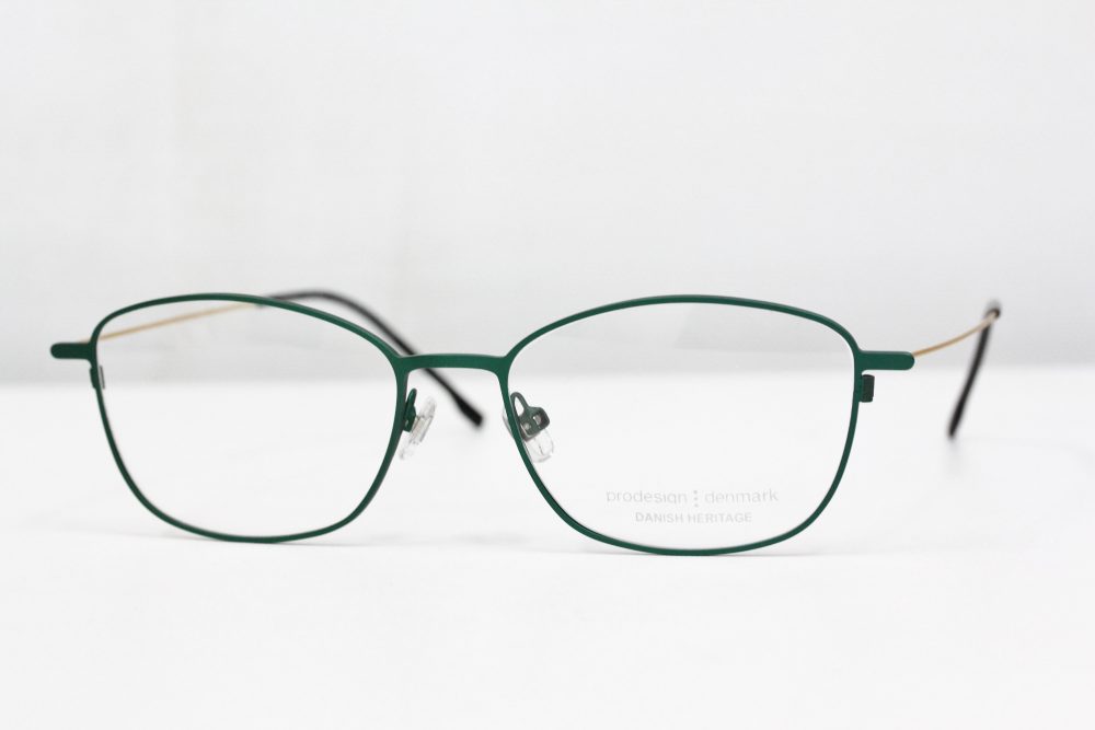 シンプルラインのフレーム。