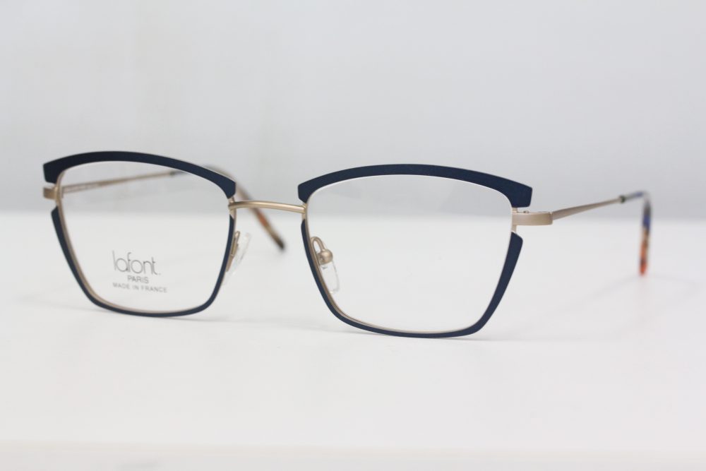 メガネも生活の一部。