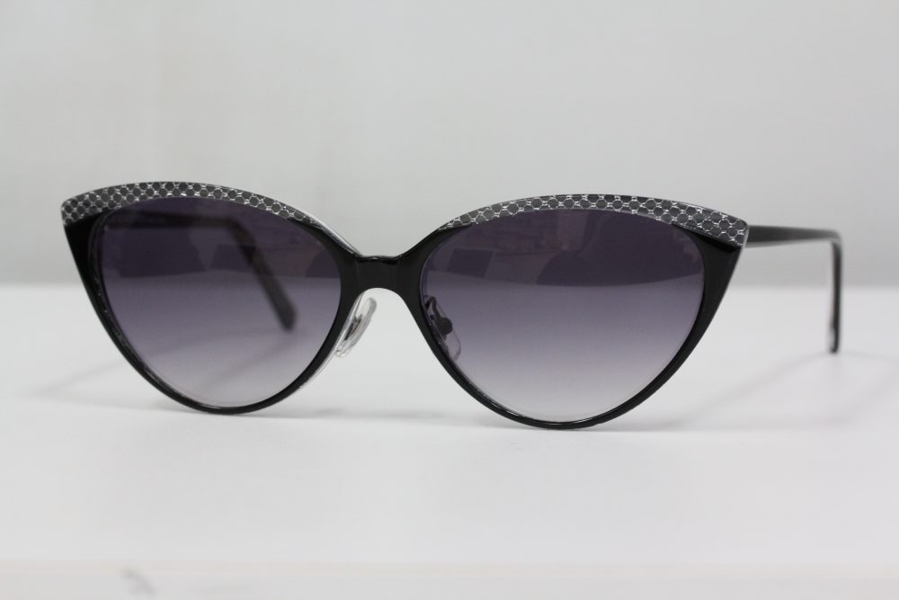 女性だから楽しめるサングラス。