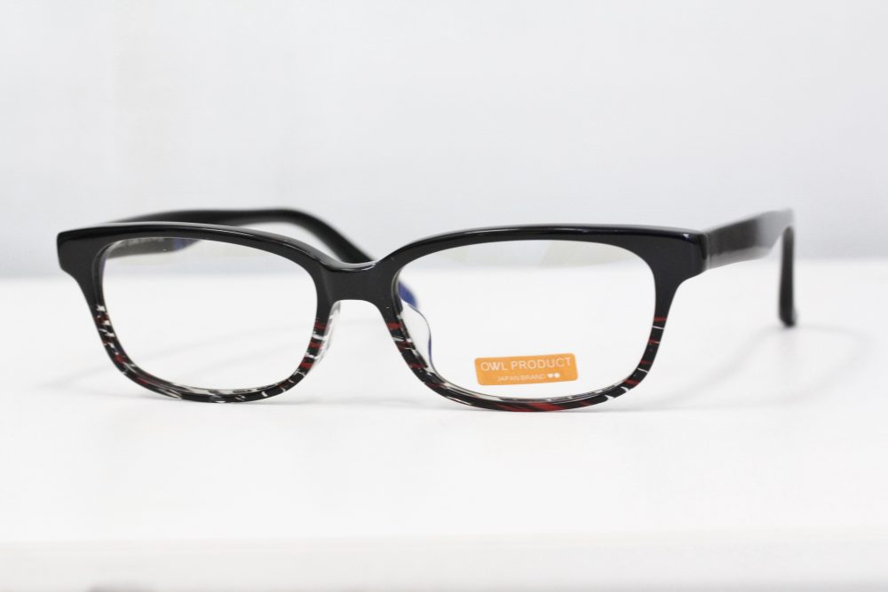 さりげなくパンキッシュな雰囲気を。