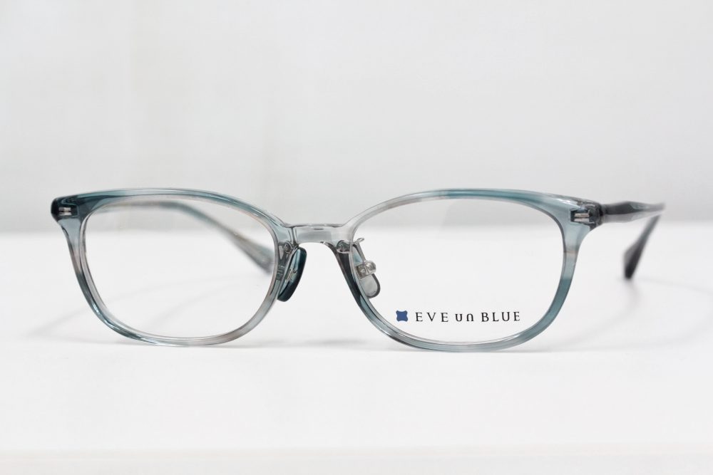 女性らしさがグッと引き立つカラーです。