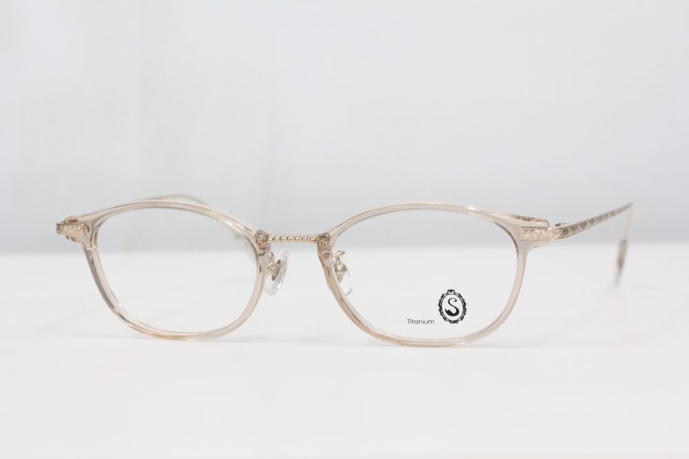 オフィス、フォーマルでも使えるきちんと感。