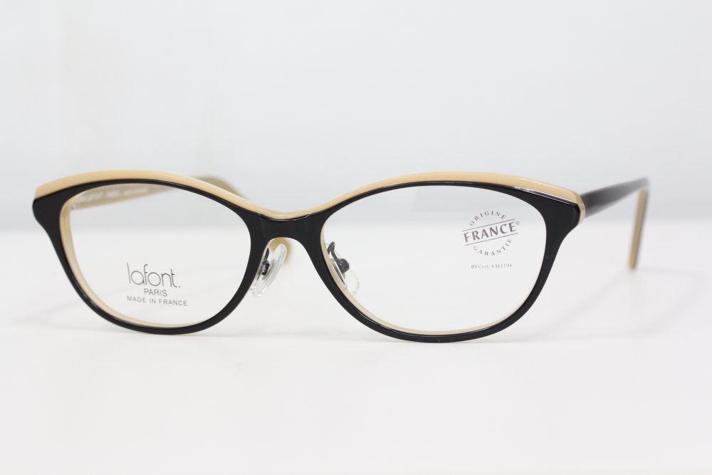 Lafontの得意とするメガネ。