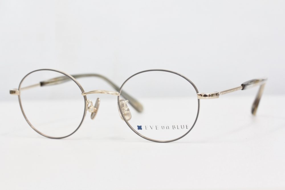 EVE un BLUE 新作メガネ登場です。