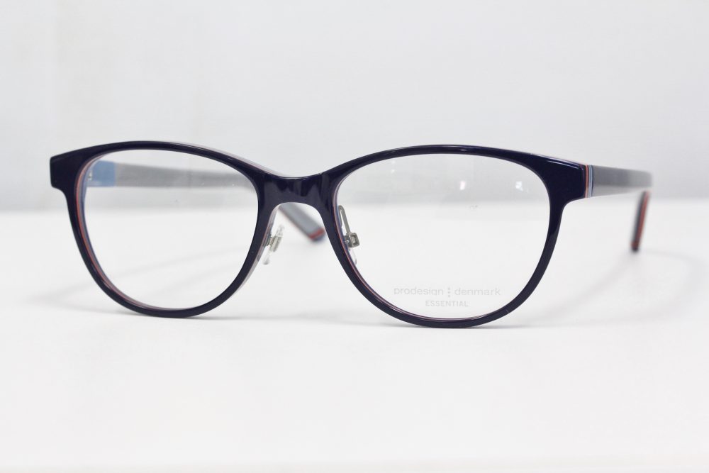 メガネ初心者も楽しめるフレームです。