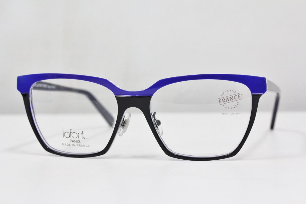 力強いまなざしを。