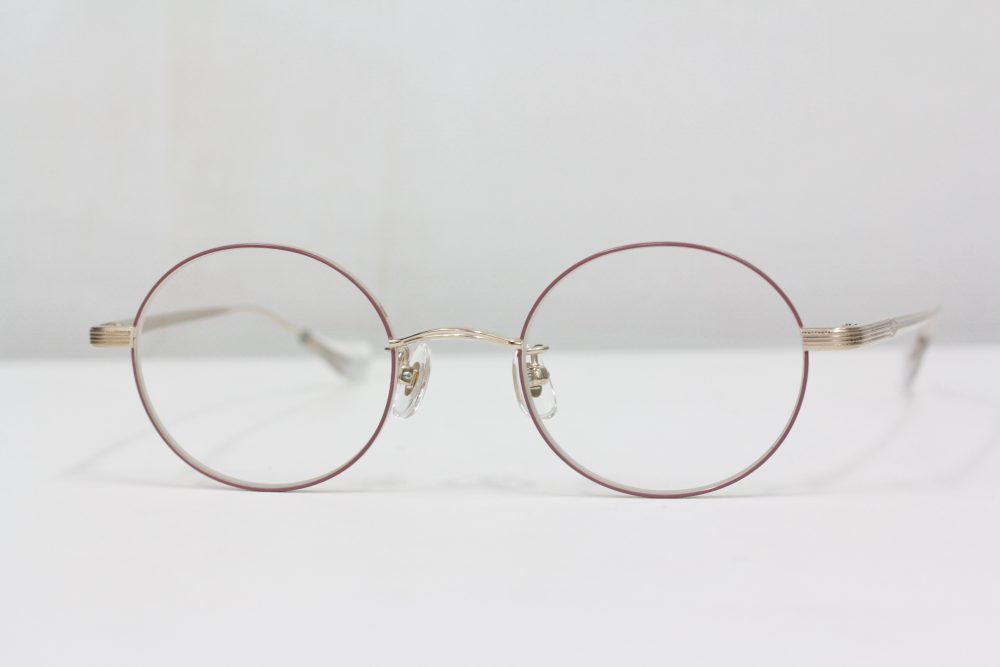 柔らかい色合いのニュアンスカラー。