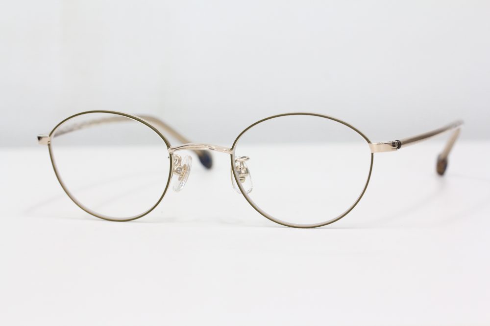 アーモンドシェイプに新色登場です。