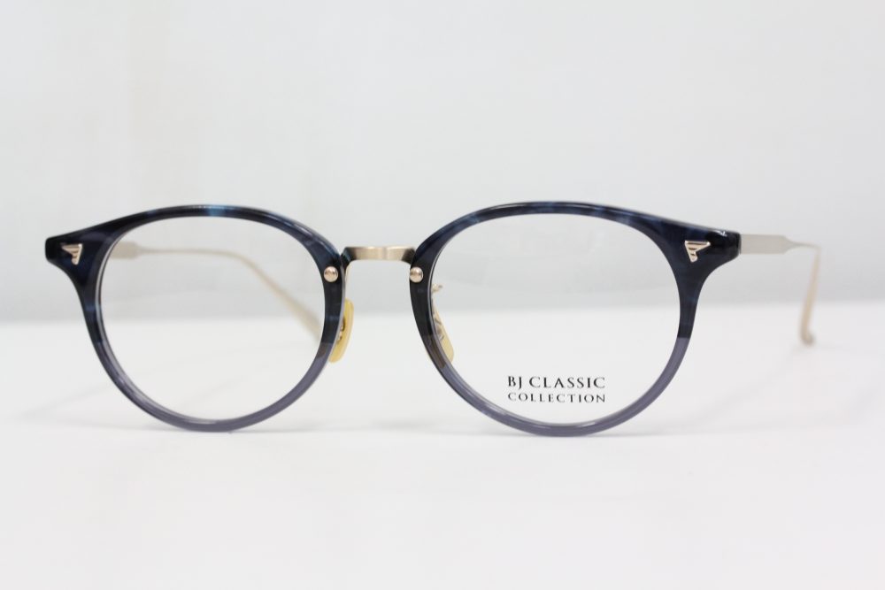 シックで落ち着いたカラーです。