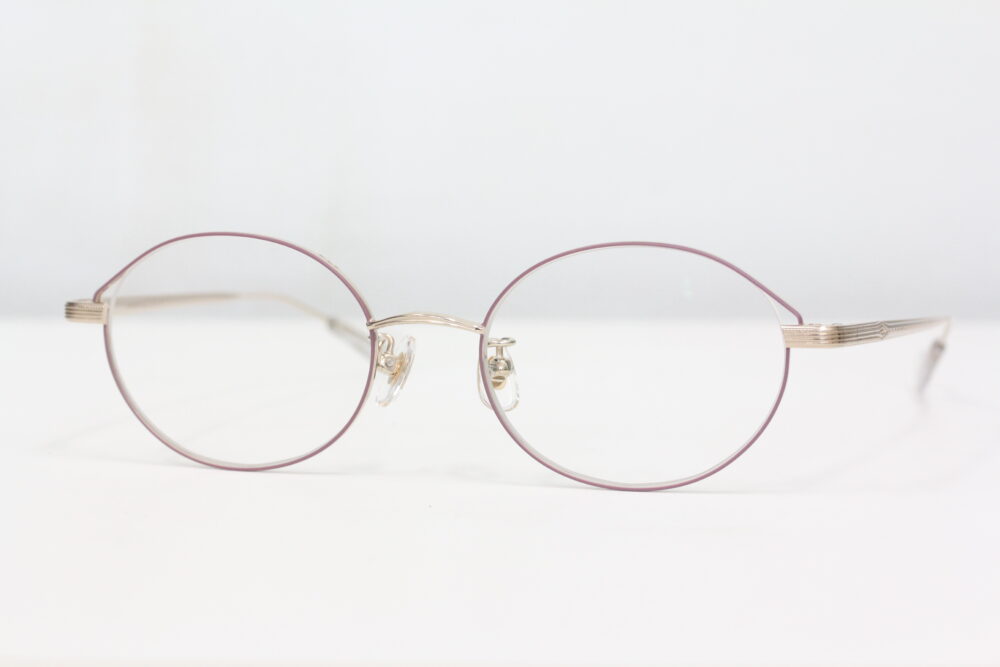 シンプルなデザインに遊び心を。