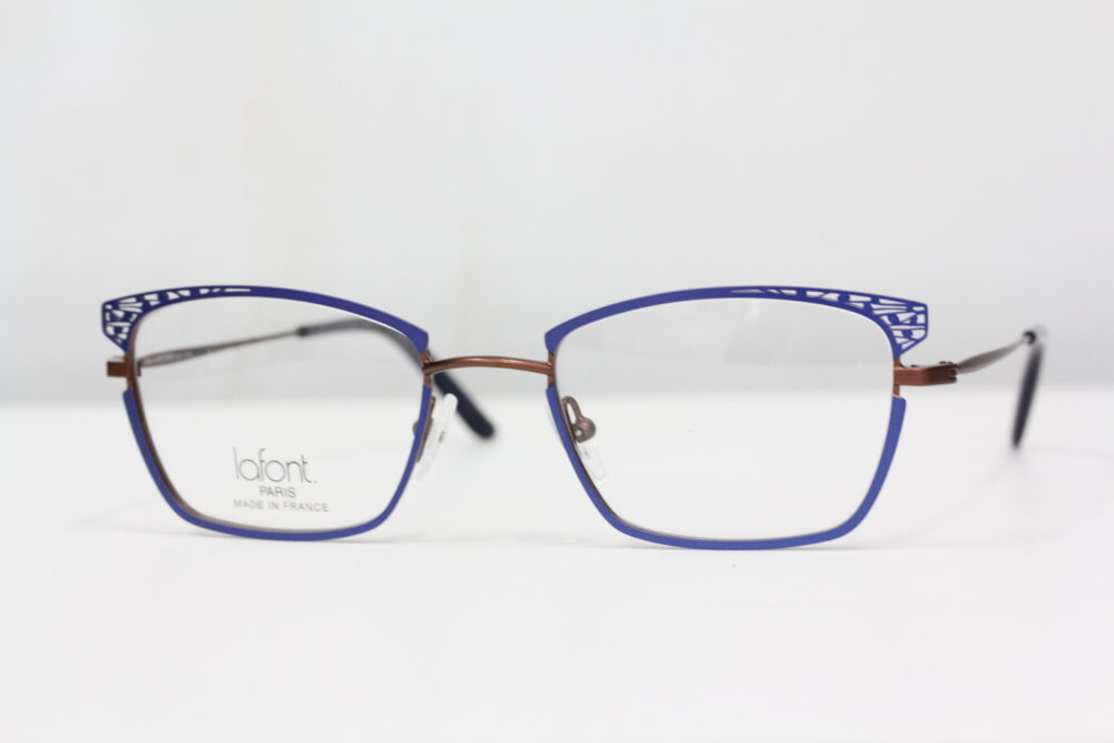 トネリコの葉をモチーフに。