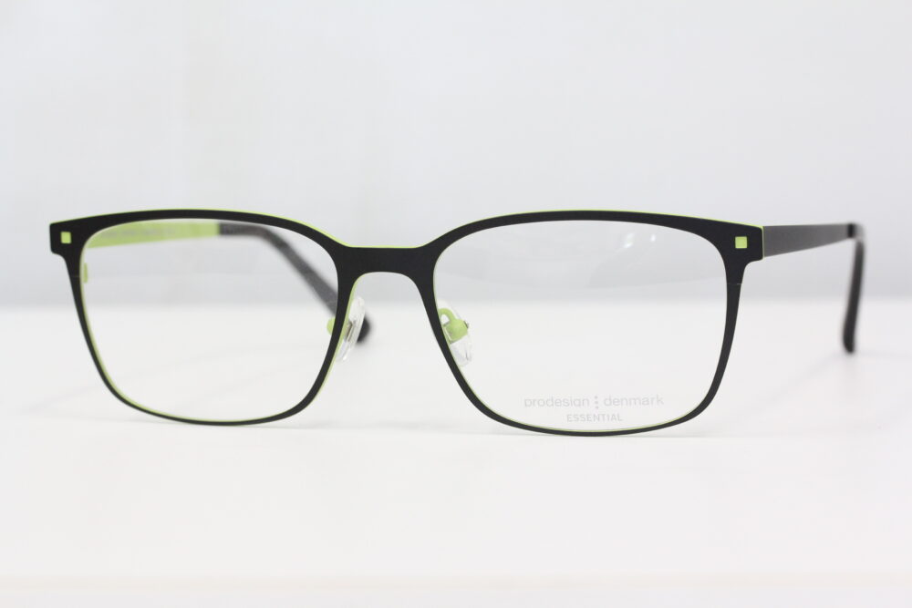 ギャップを楽しむメガネ。