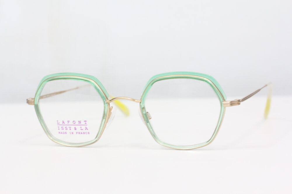 暑い夏だからこそ楽しみたいメガネ。