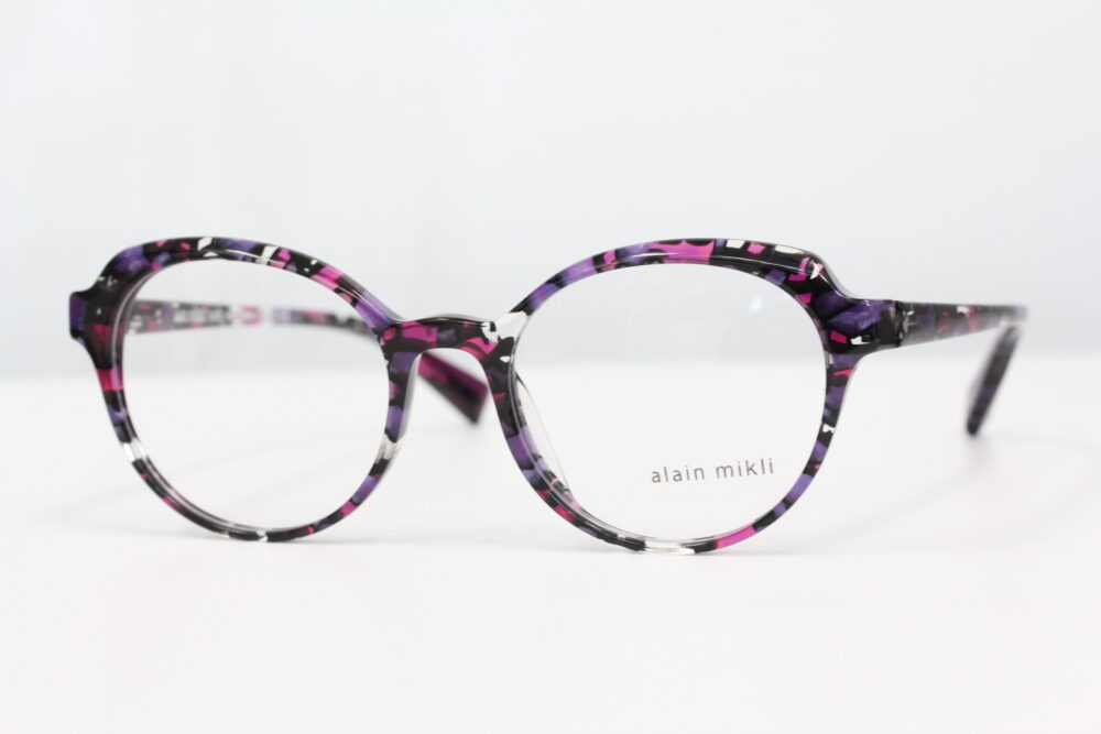 キュートな眼差しを。