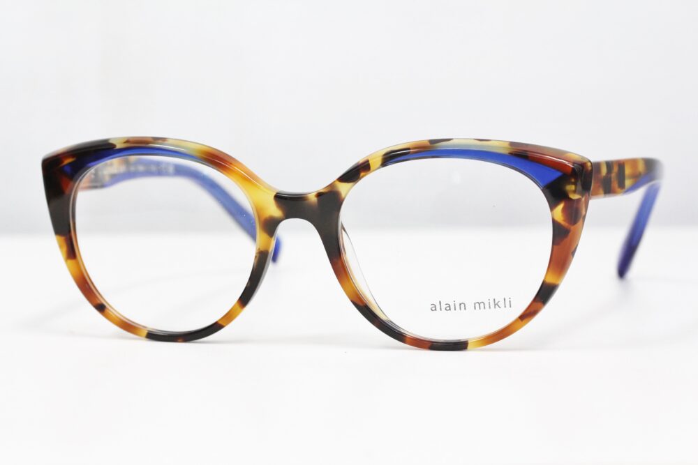 人気モデルの新色です。