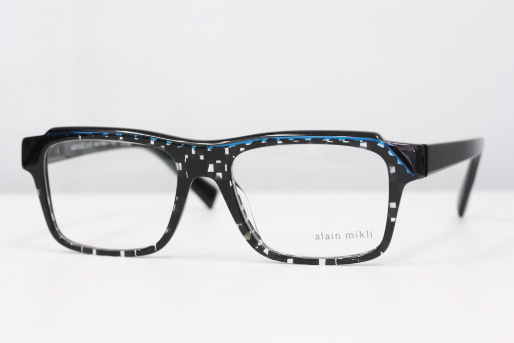 独特の生地感がたまりません。