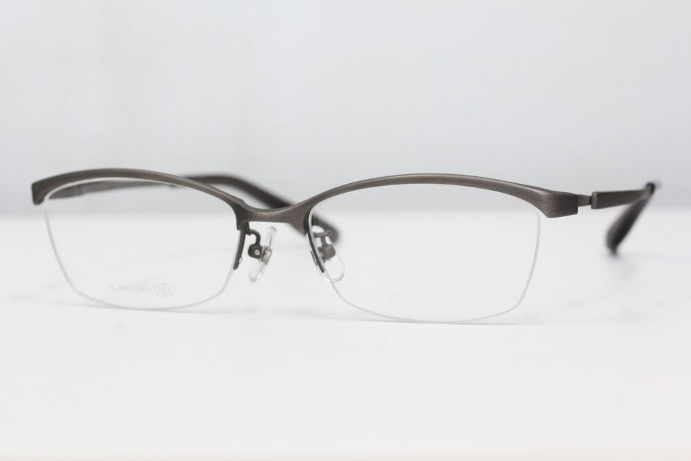 男性の方にグッとくるデザイン。