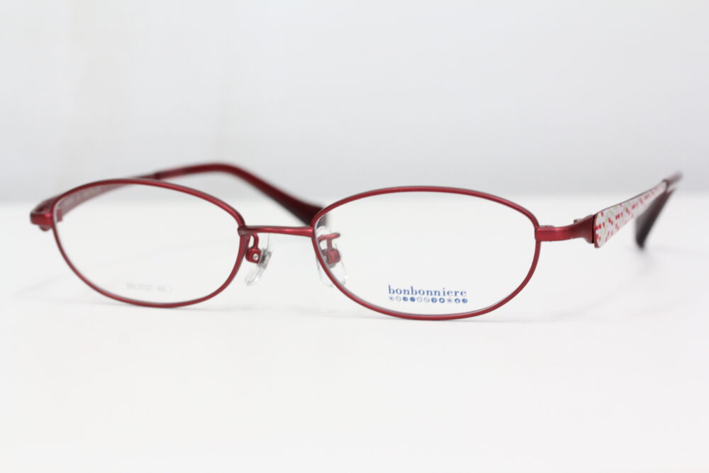 メガネでお姉さんっぽく。