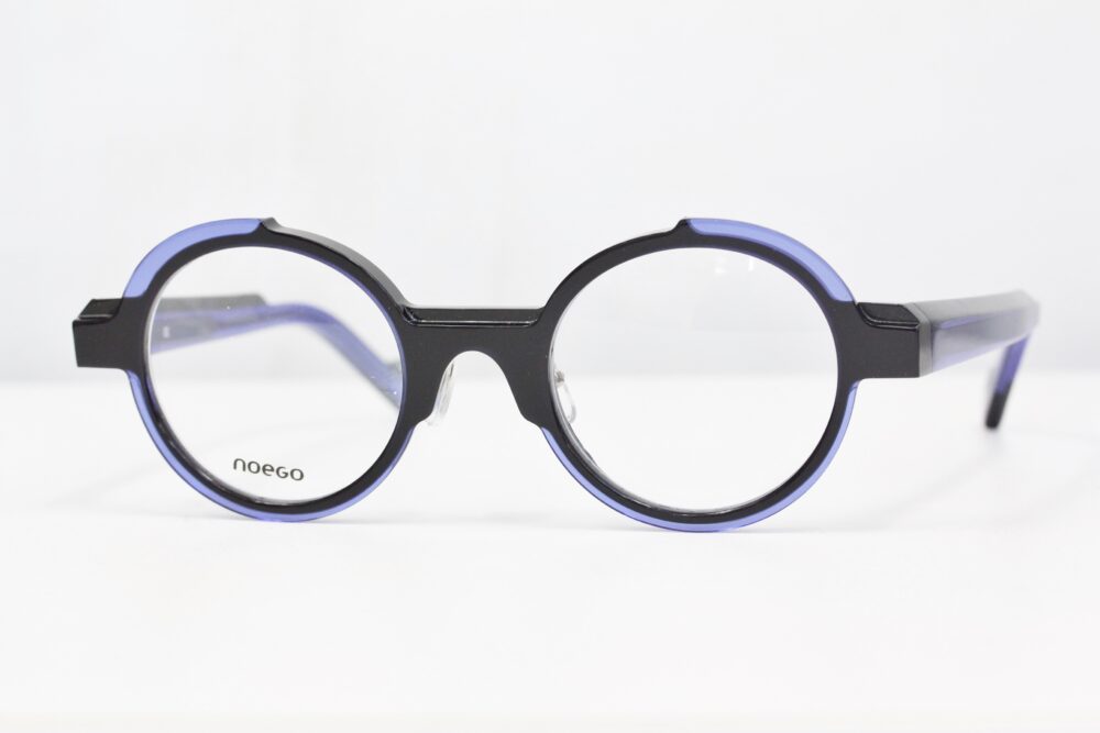 眺めるのも楽しいメガネ。