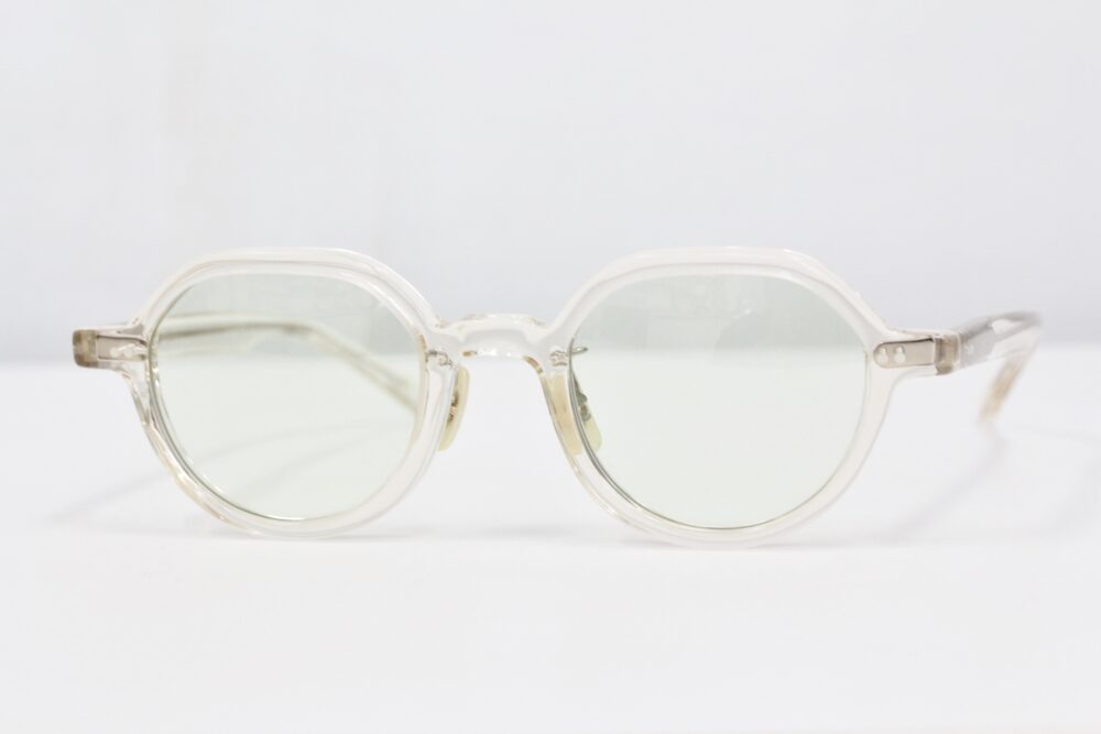 生成りカラーのフレームも是非チャレンジしてください。