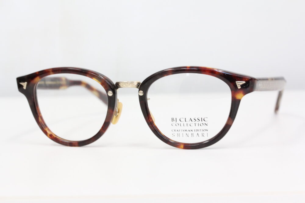 職人の高度な手仕事を堪能する。