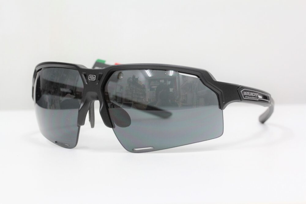 レンズの天地幅をしっかり確保しています。