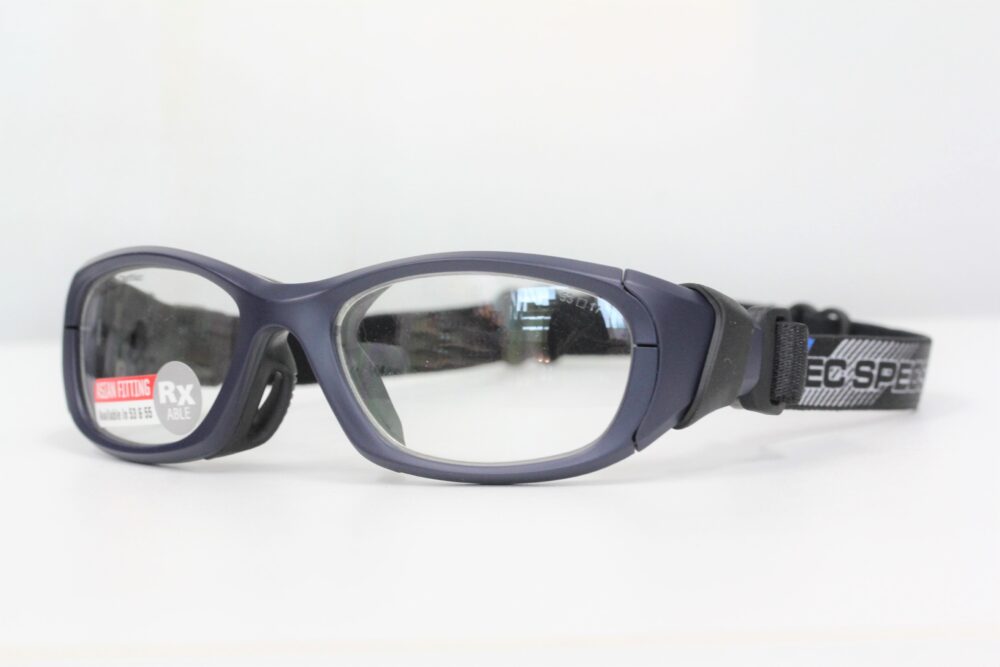 お子様向け『保護用スポーツアイウェア』あります。