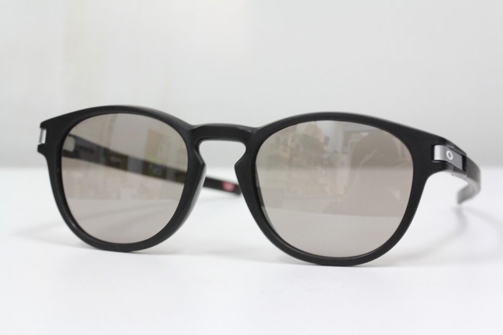 新色レンズ”PRIZM SLATE”搭載。