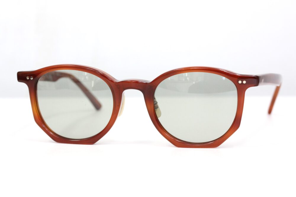 大人カジュアルなサングラス。