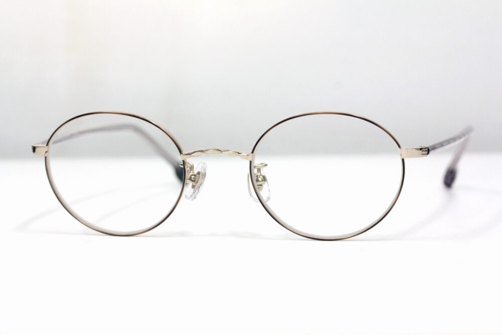 艶を抑えた独特の質感がポイントです。