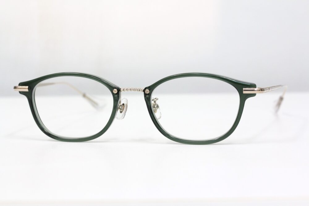 ティアラブリッジが美しいコンビフレームが再登場。