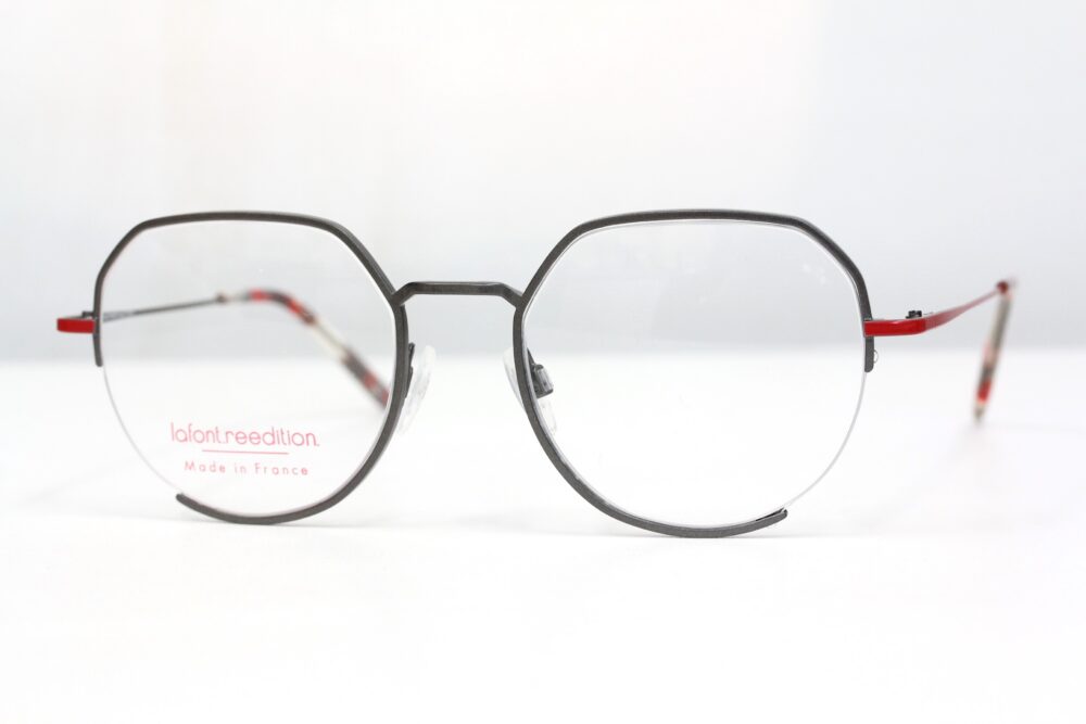 変形クラウンパントver.もあります。