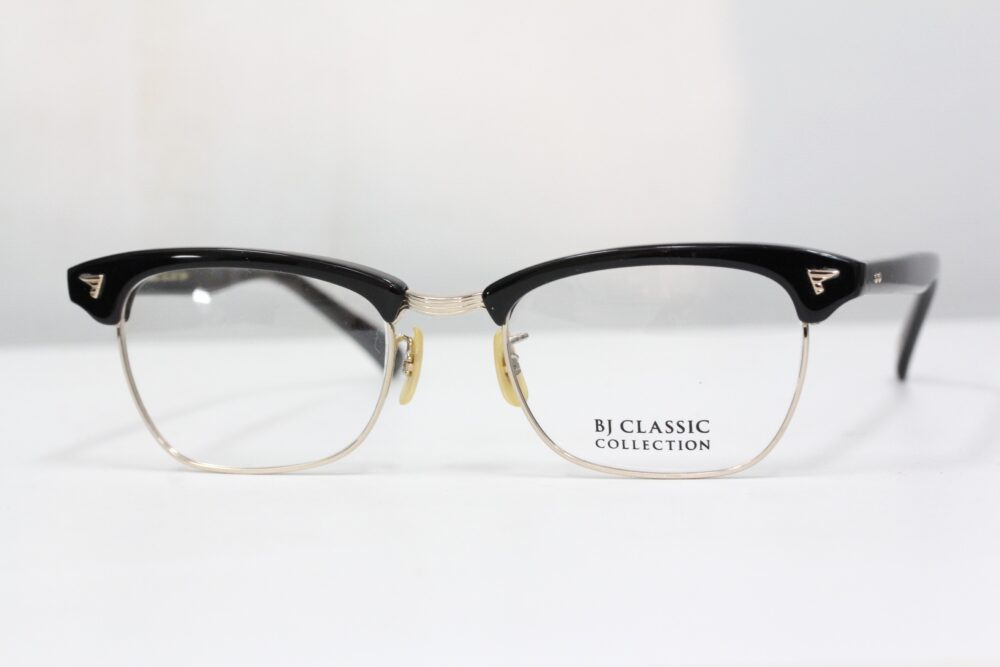 シャープなサーモント型フレームが入荷しました。