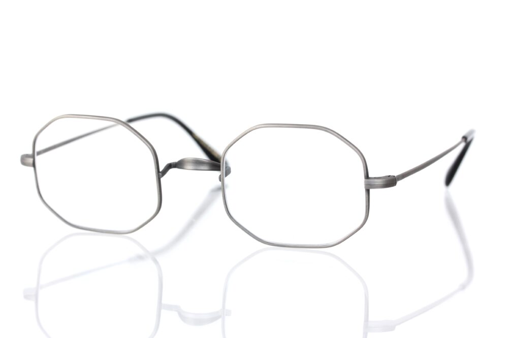 OLIVER GOLDSMITH ”Oliver Octag”